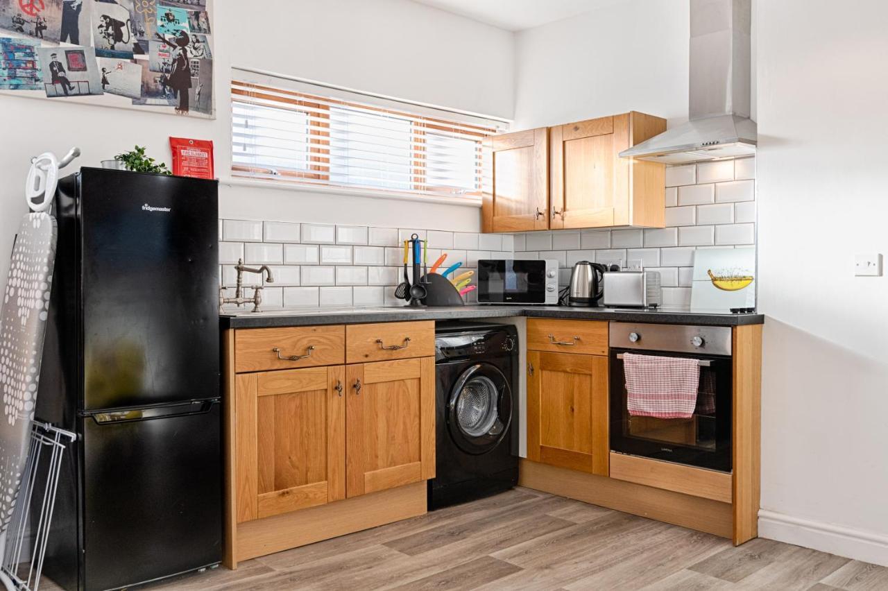 En-Suite, Parking, Fully Equipped Kitchen! Swansea Exteriér fotografie